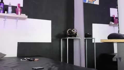 haileycat_ online show from 11-01-25, 12:34