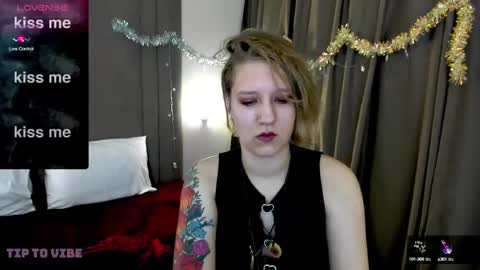 Hailey online show from 01-08-25, 02:14