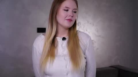 Snapshot of haileylaird chatting on 08-02-26, 11:52 Gwen online show from 08-02-26, 11:52