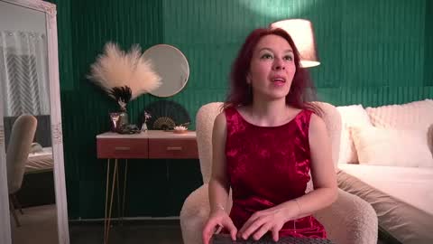 Hailey online show from 04-06-26, 03:04