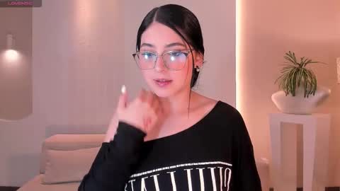 Hailey online show from 01-05-26, 05:27