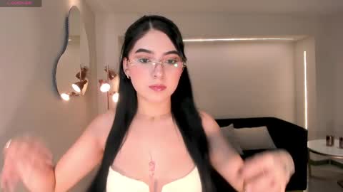 Snapshot of haileyross_ chatting on 05-22-26, 06:57 Hailey online show from 05-22-26, 06:57