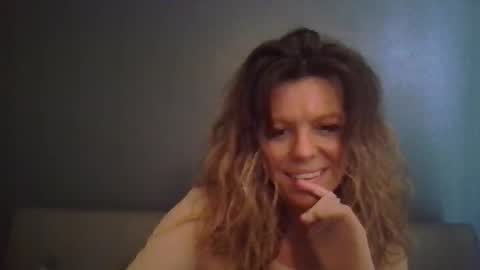 Hailey online show from 12-05-25, 07:10