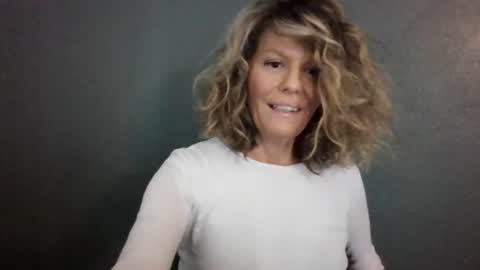 Snapshot of haileys123 chatting on 06-12-26, 07:13 Hailey online show from 06-12-26, 07:13