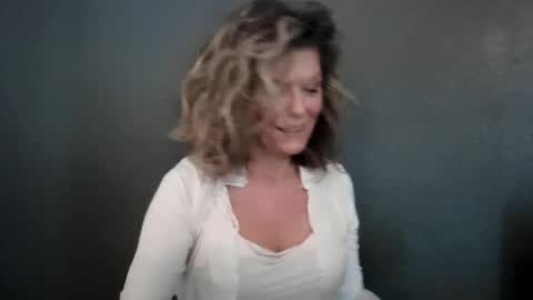Snapshot of haileys123 chatting on 07-20-26, 04:42 Hailey online show from 07-20-26, 04:42