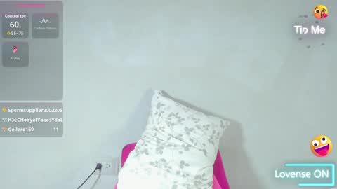 Snapshot of haileystonei chatting on 05-05-26, 12:35 haileystonei online show from 05-05-26, 12:35