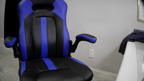 HairBear63 online show from 11-30-25, 01:20