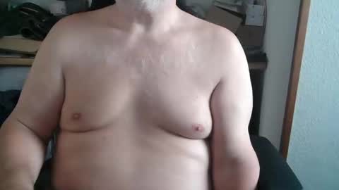 hairyarmpit_lover_1970 online show from 09-19-25, 08:05