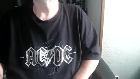 hairyarmpit_lover_1970 online show from 04-18-26, 08:18