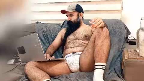 Hairy Beard Smoker online show from 06-25-26, 12:54