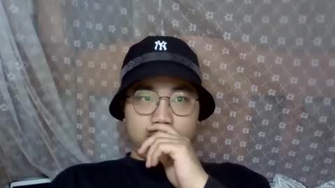 Snapshot of hairycol66 chatting on 01-12-25, 04:10 hairycol66 online show from 01-12-25, 04:10