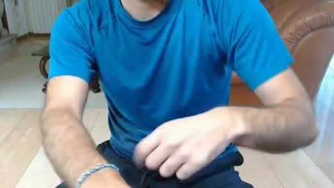 Snapshot of hairydaduncut chatting on 06-16-26, 01:03 hairydaduncut online show from 06-16-26, 01:03