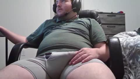 Snapshot of hairymikey chatting on 11-04-25, 05:06 hairymikey online show from 11-04-25, 05:06