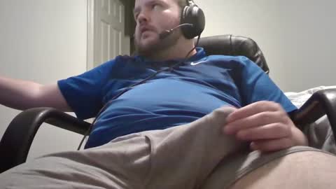 Snapshot of hairymikey chatting on 07-08-26, 04:28 hairymikey online show from 07-08-26, 04:28
