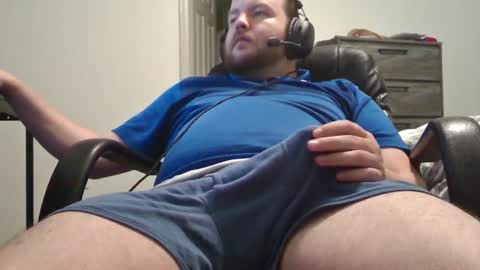 Snapshot of hairymikey chatting on 07-16-26, 03:34 hairymikey online show from 07-16-26, 03:34
