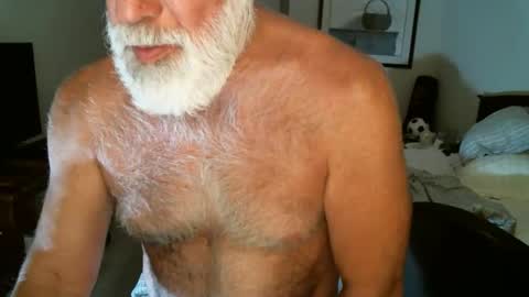 Hairy pecs online show from 05-15-26, 07:15