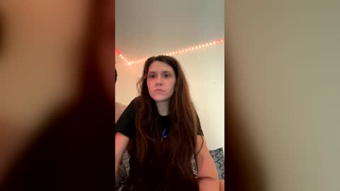 Snapshot of hallee_babexx10 chatting on 06-02-26, 05:42 Hallee online show from 06-02-26, 05:42