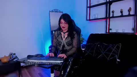Snapshot of halley_ravenn chatting on 07-09-26, 09:08 halley_ravenn online show from 07-09-26, 09:08