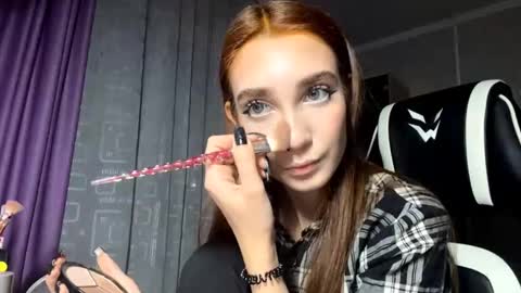 Holly online show from 11-14-25, 06:06