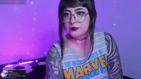 Snapshot of hallucigenia_sparza chatting on 06-11-26, 11:52 Hallu online show from 06-11-26, 11:52