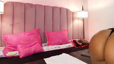  Hally Bans  online show from 02-20-25, 06:57