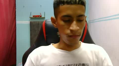 hamcummboy20 online show from 08-09-26, 04:45