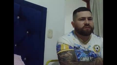 Snapshot of hammerwhithe01 chatting on 01-07-26, 01:02 hammerwhithe01 online show from 01-07-26, 01:02