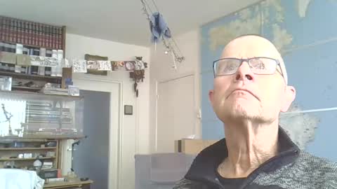 Prefer men 80 online show from 02-23-25, 03:51