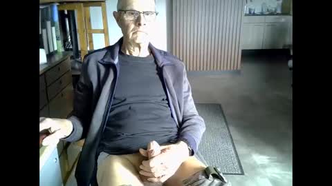 Prefer men 80 online show from 03-15-26, 11:05