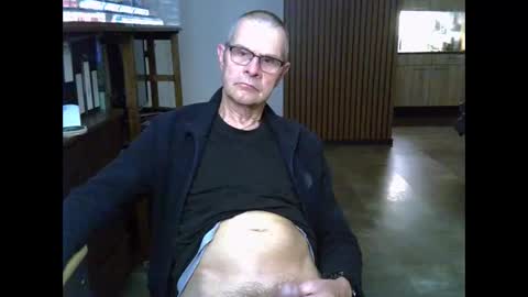 Prefer men 80 online show from 04-02-26, 08:17