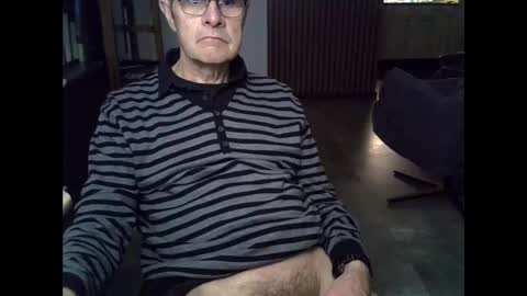 Prefer men 80 online show from 04-05-26, 07:55