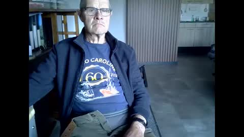 Snapshot of hamto65 chatting on 04-12-26, 07:57 Prefer men 80 online show from 04-12-26, 07:57
