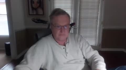 Snapshot of han63 chatting on 01-05-25, 01:04 Han online show from 01-05-25, 01:04