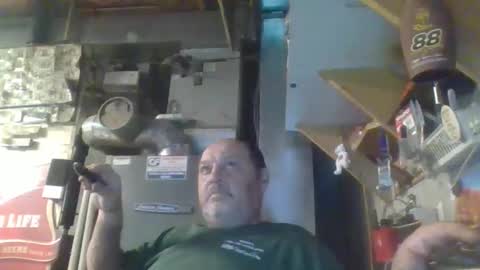 Snapshot of handiemanhere chatting on 11-13-25, 05:28 naked man online show from 11-13-25, 05:28