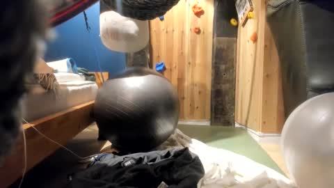 handncocknocum online show from 02-11-25, 06:55