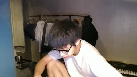 handsome_mannn online show from 10-11-25, 08:51
