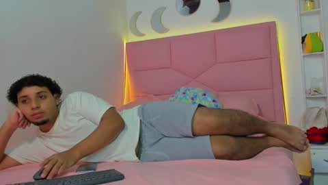 Snapshot of handsome_petite chatting on 12-02-24, 11:18 grace and tim online show from 12-02-24, 11:18