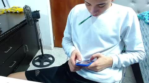 Snapshot of handsome_white1 chatting on 12-09-24, 06:23 jorge daniel online show from 12-09-24, 06:23