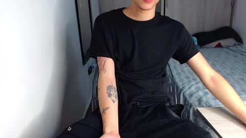 Snapshot of handsome_white1 chatting on 02-02-25, 06:48 jorge daniel online show from 02-02-25, 06:48