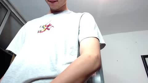 Snapshot of handsome_white1 chatting on 02-08-25, 02:47 jorge daniel online show from 02-08-25, 02:47