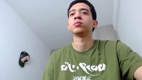 Snapshot of handsome_white1 chatting on 03-11-25, 11:26 jorge daniel online show from 03-11-25, 11:26