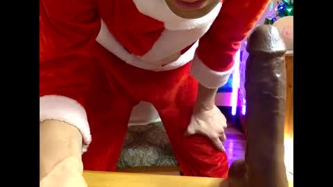 Snapshot of handsomealfie chatting on 12-21-24, 11:45 HandsomeAlfie online show from 12-21-24, 11:45