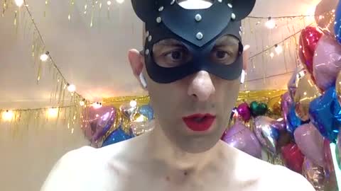 Snapshot of handsomealfie chatting on 07-18-26, 06:56 HandsomeAlfie online show from 07-18-26, 06:56