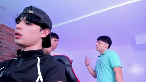 leonardfarrucknick and otis online show from 04-08-26, 02:50