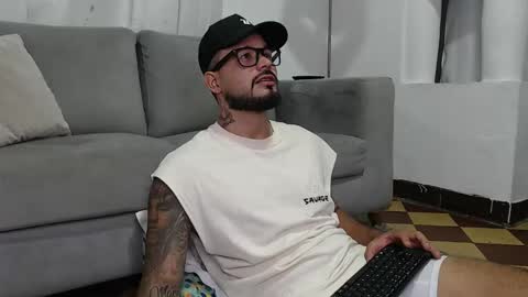 Snapshot of handsomen69 chatting on 01-19-26, 03:43 Handsomen online show from 01-19-26, 03:43