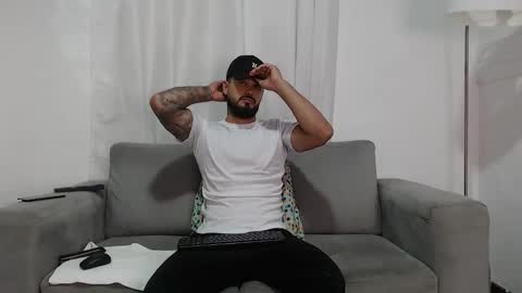 Snapshot of handsomen69 chatting on 02-24-26, 12:52 Handsomen online show from 02-24-26, 12:52