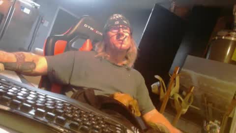 Snapshot of handyman5303 chatting on 12-28-24, 06:49 Handystudman online show from 12-28-24, 06:49