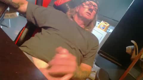 Snapshot of handyman5303 chatting on 01-01-25, 08:56 Handystudman online show from 01-01-25, 08:56