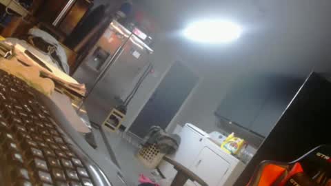 Snapshot of handyman5303 chatting on 01-08-25, 02:14 Handystudman online show from 01-08-25, 02:14