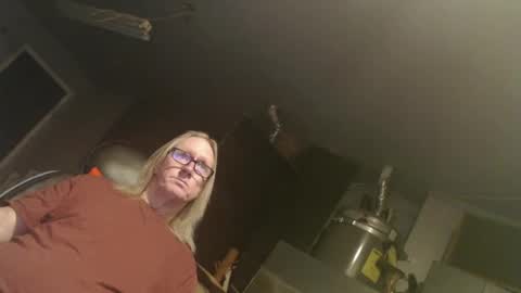 Snapshot of handyman5303 chatting on 02-09-25, 04:25 Handystudman online show from 02-09-25, 04:25